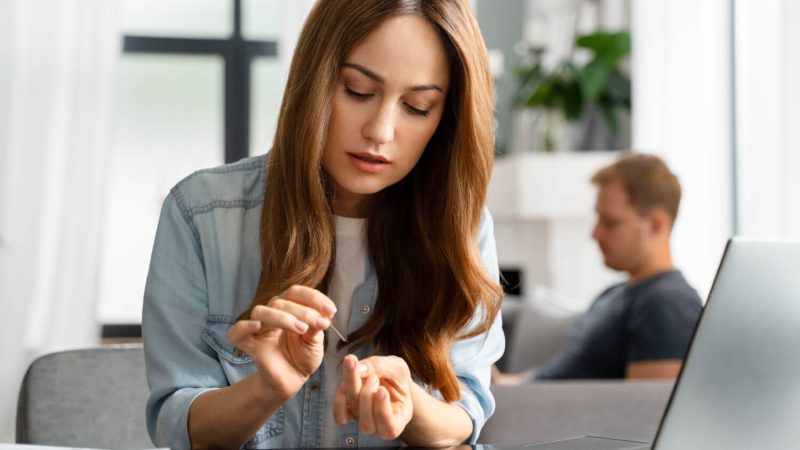 Czym jest uzależnienie? Mechanizmy, przyczyny i skutki