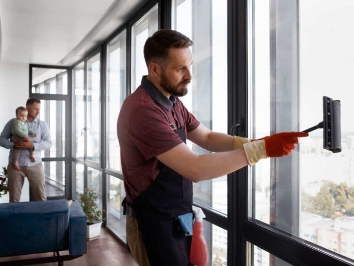Profesjonalne mycie okien i sprzątanie – sposób na czystość